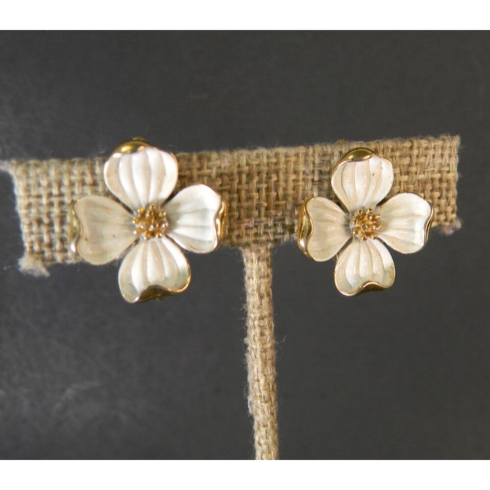 Trifari Gold Tone With Enamel Dogwood Flower Comfort Clip On Earrings Vintage